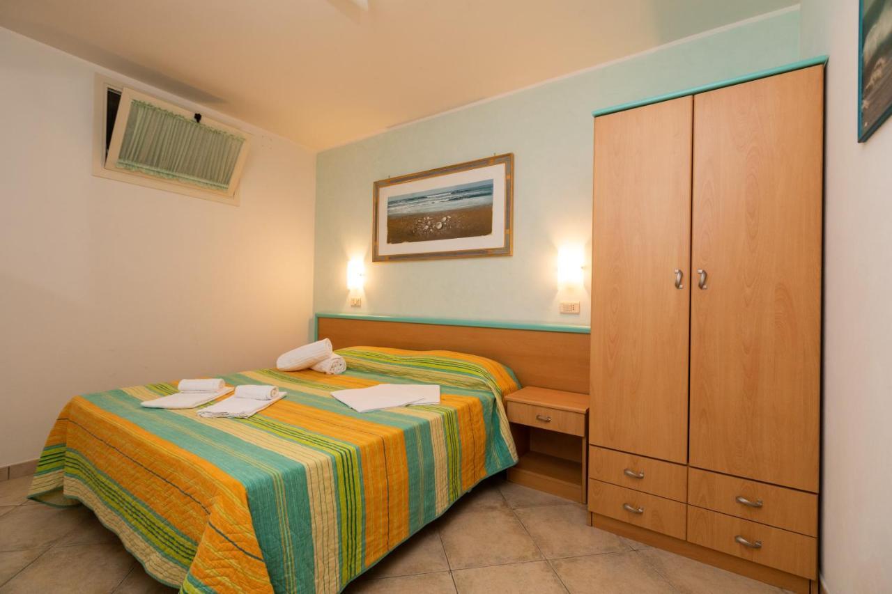 Residence Villantica Vieste Bagian luar foto