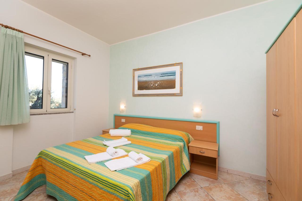 Residence Villantica Vieste Bagian luar foto