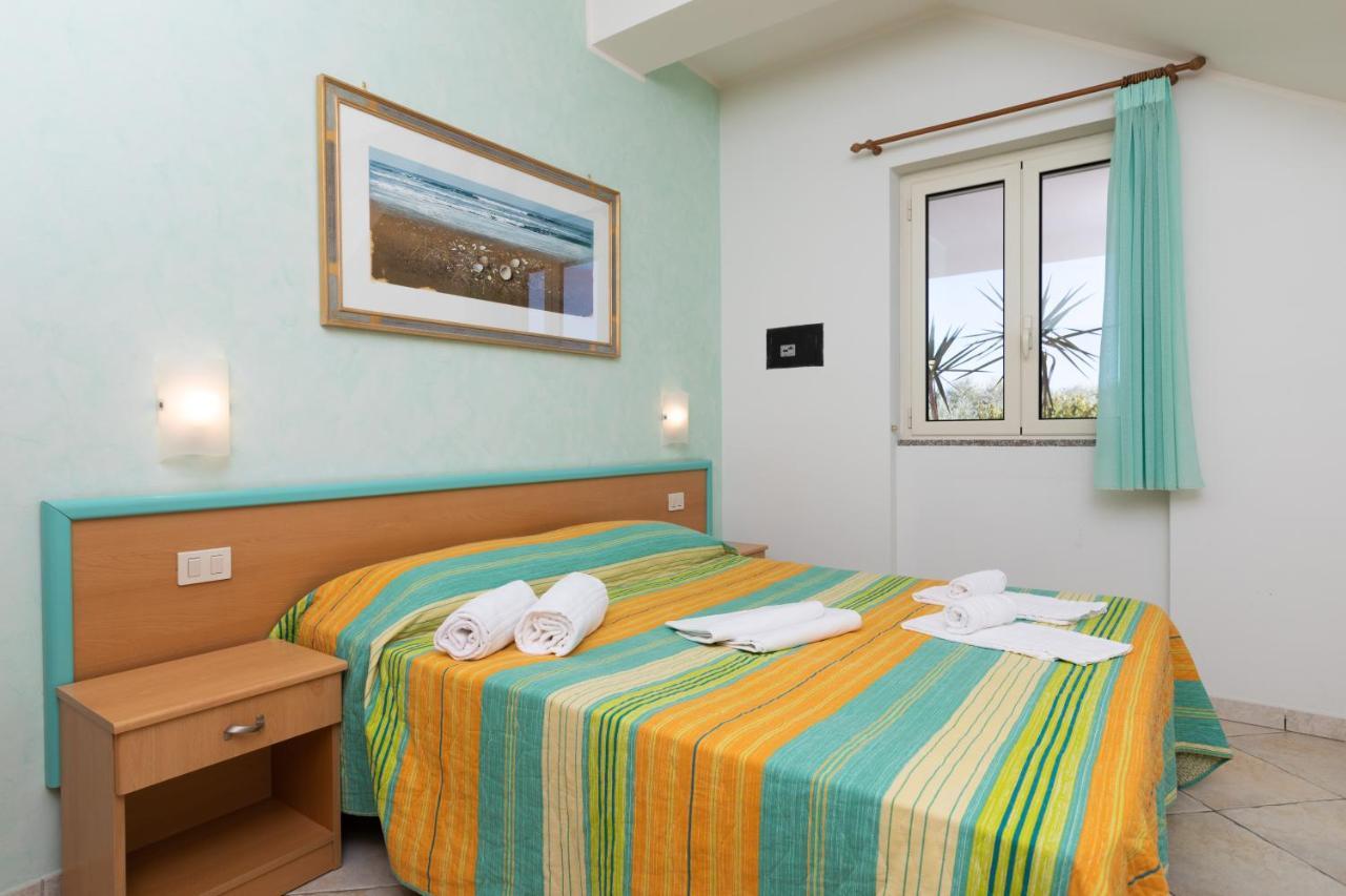 Residence Villantica Vieste Bagian luar foto