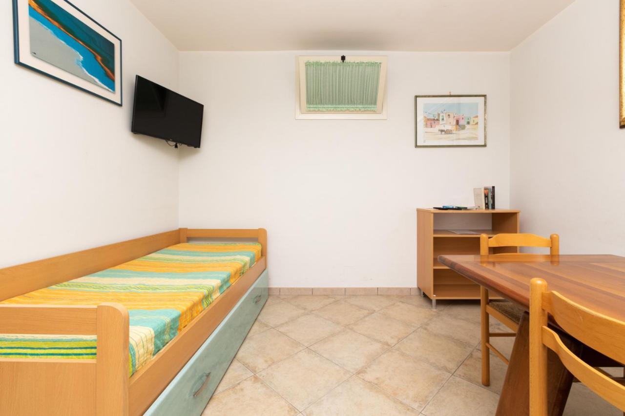 Residence Villantica Vieste Bagian luar foto