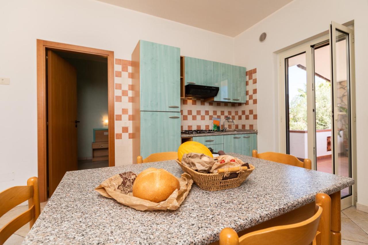 Residence Villantica Vieste Bagian luar foto