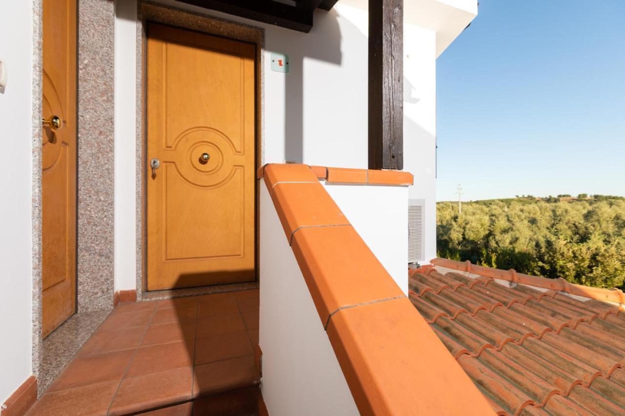 Residence Villantica Vieste Bagian luar foto