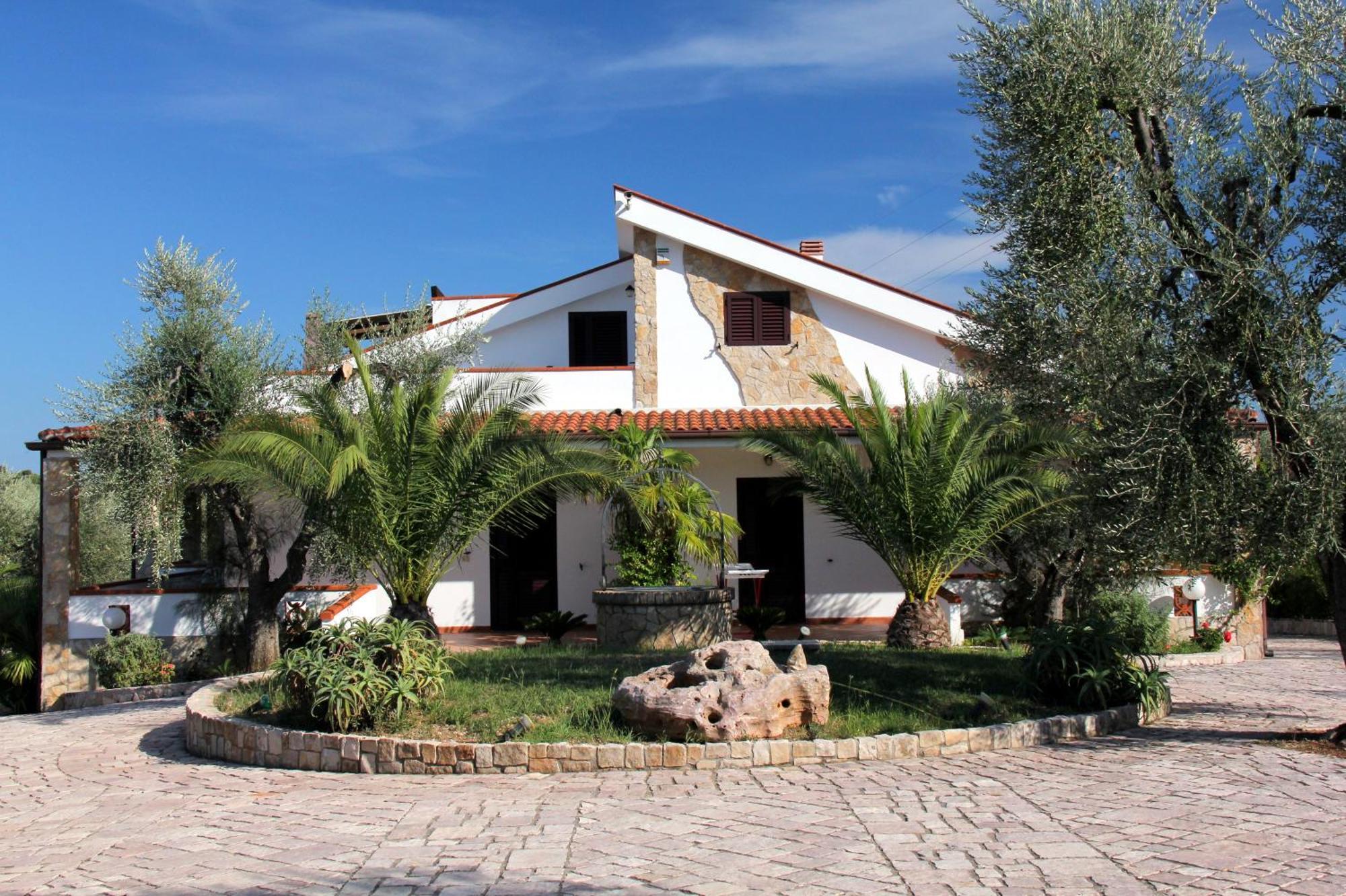 Residence Villantica Vieste Bagian luar foto
